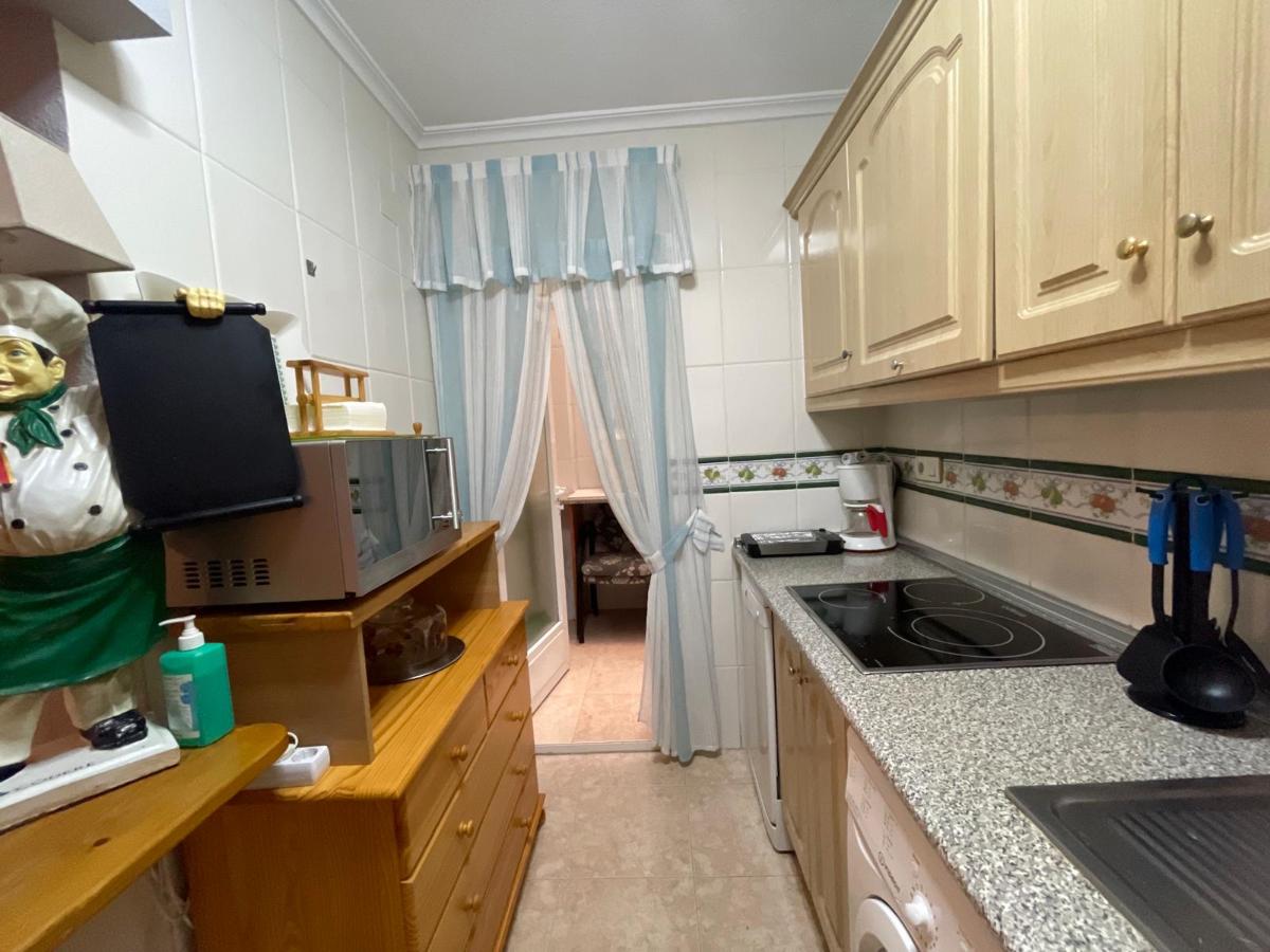 Apartment in Torrevieja, Alicante, Spain 2 bedrooms, 65 sq.m. No. 183838