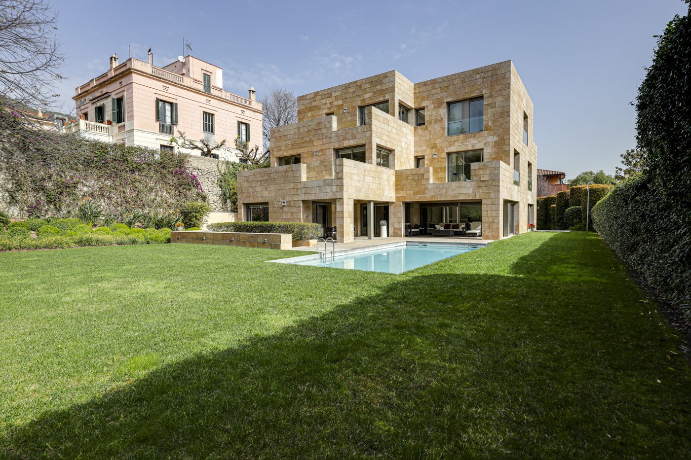 Hus i Barcelona, Spanien 7 sovrum, 900 kvm. Nr. 96530