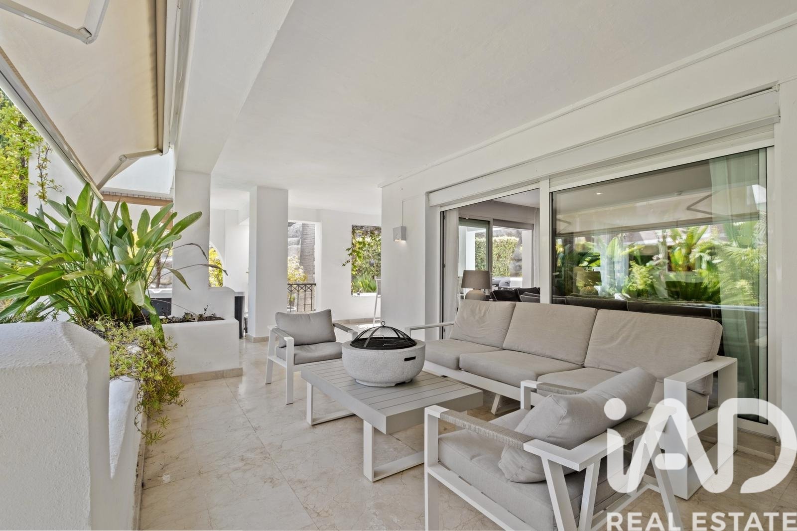 Huoneisto Marbella, Malaga, Espanja 1 makuuhuone, 248 m2 No. 172866