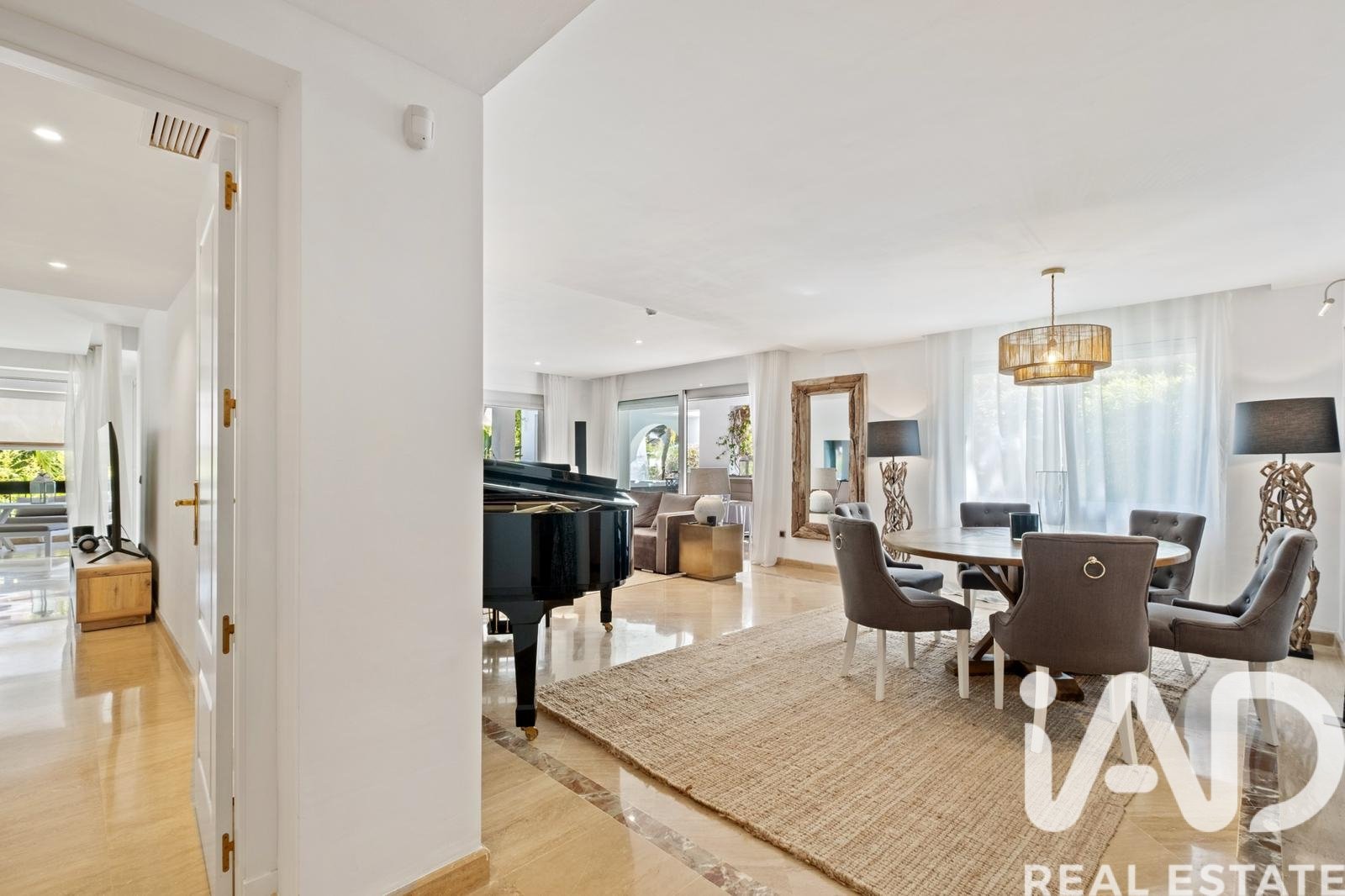 Huoneisto Marbella, Malaga, Espanja 1 makuuhuone, 248 m2 No. 172866