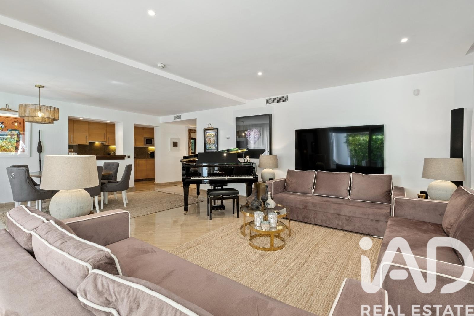 Huoneisto Marbella, Malaga, Espanja 1 makuuhuone, 248 m2 No. 172866