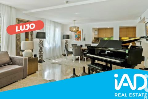 Apartamento en Marbella, Málaga, España 1 dormitorio, 248 m2 No. 172866