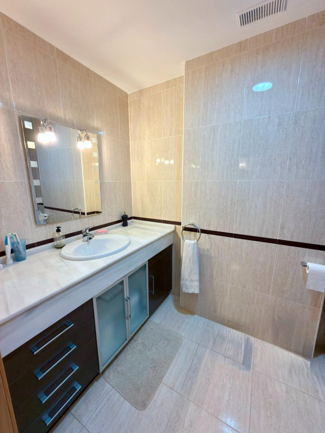 Apartamento en Finestrat, Alicante, España 2 dormitorios, 86 m2 No. 192255
