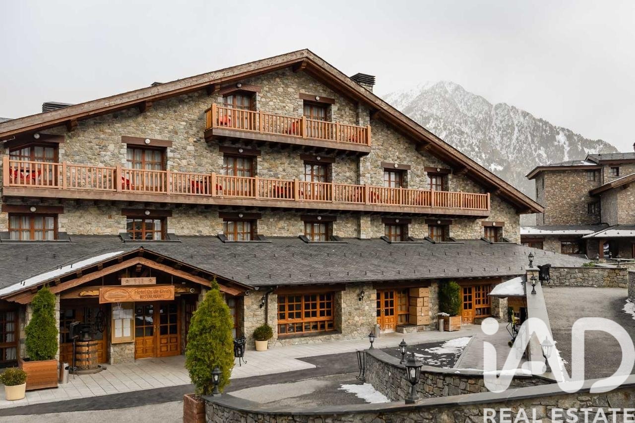 Propiedad comercial en Lérida, España 4716 m2 No. 152570