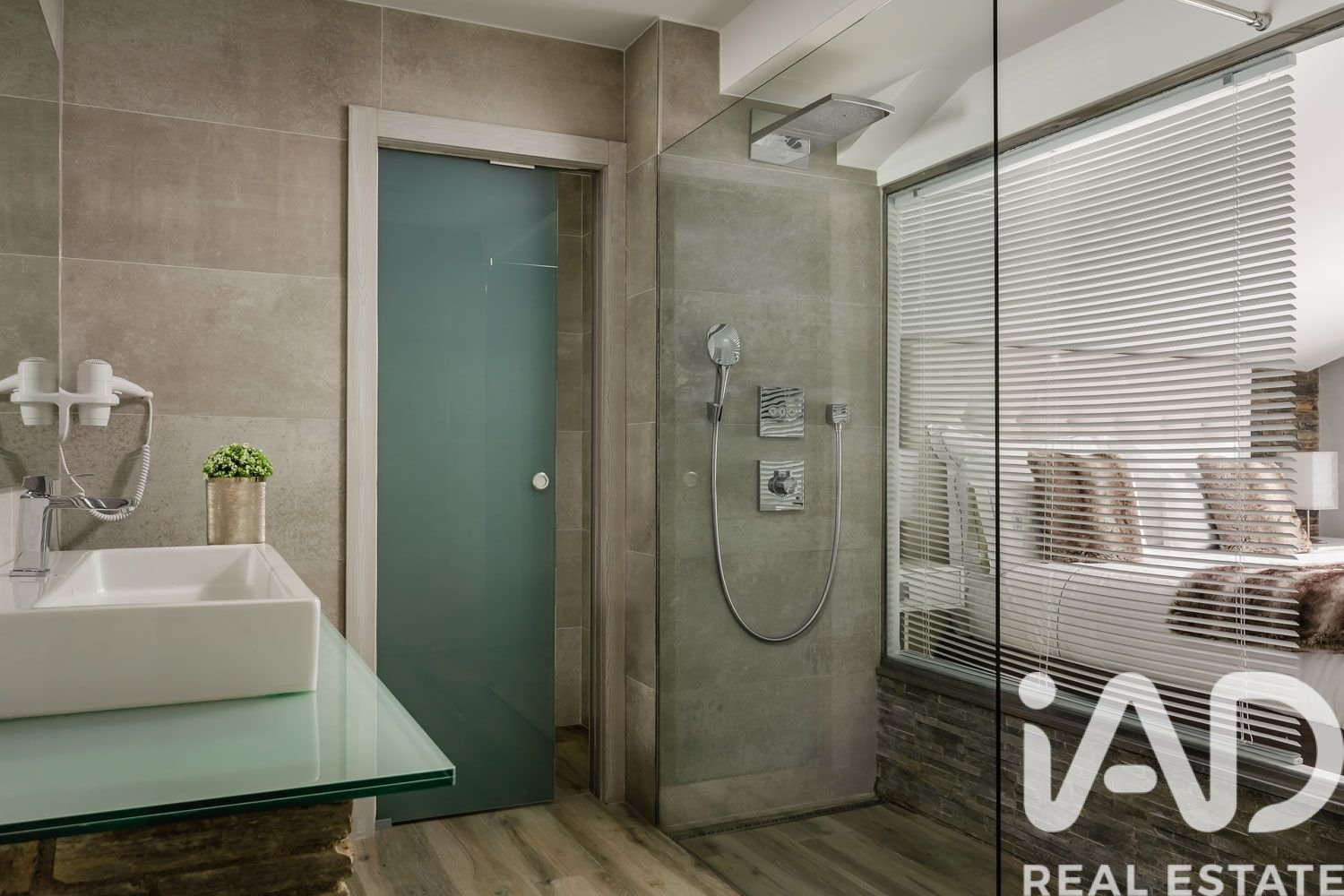 Propiedad comercial en Lérida, España 4716 m2 No. 152570