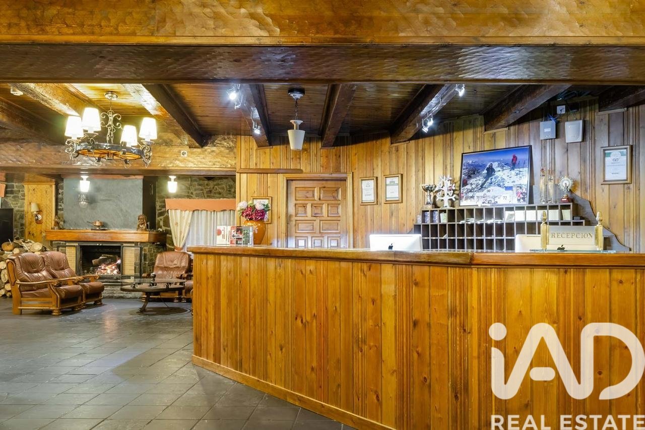 Propiedad comercial en Lérida, España 4716 m2 No. 152570
