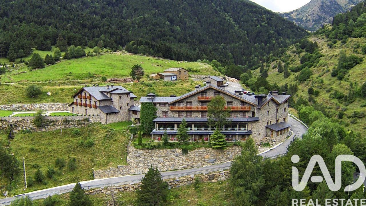 Propiedad comercial en Lérida, España 4716 m2 No. 152570