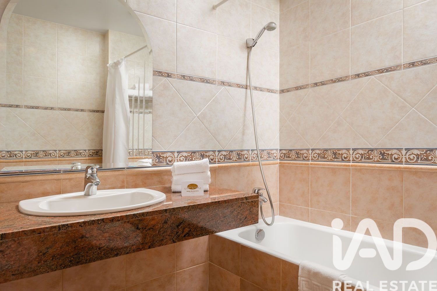 Propiedad comercial en Lérida, España 4716 m2 No. 152570