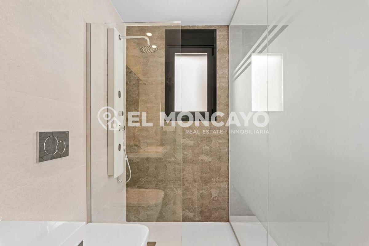 Bungalow in San Miguel de Salinas, Alicante, Spain 3 bedrooms, 92 sq.m. No. 148957