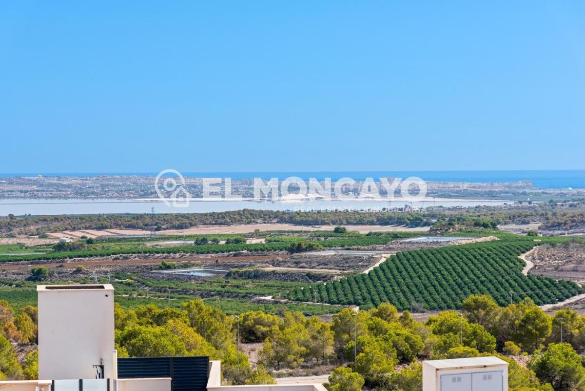 Bungalow in San Miguel de Salinas, Alicante, Spain 3 bedrooms, 92 sq.m. No. 148957