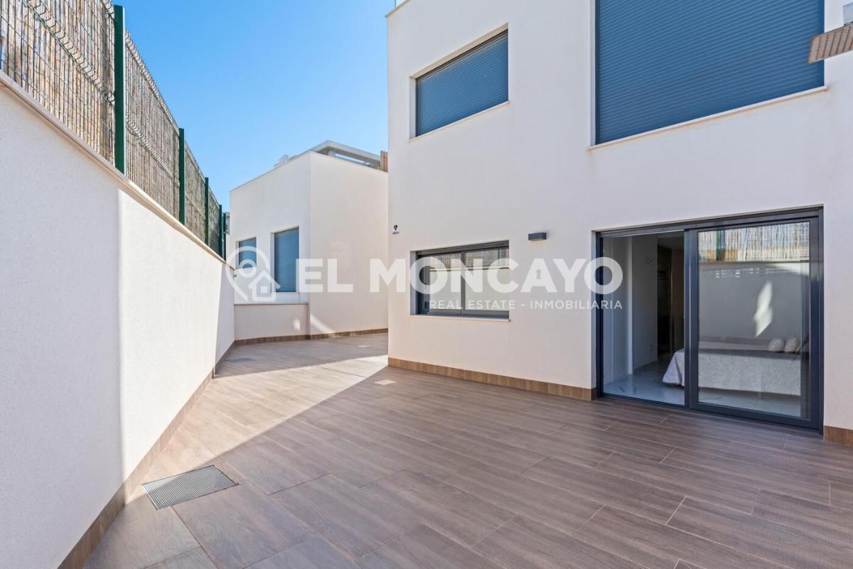 Bungalow in San Miguel de Salinas, Alicante, Spain 3 bedrooms, 92 sq.m. No. 148957