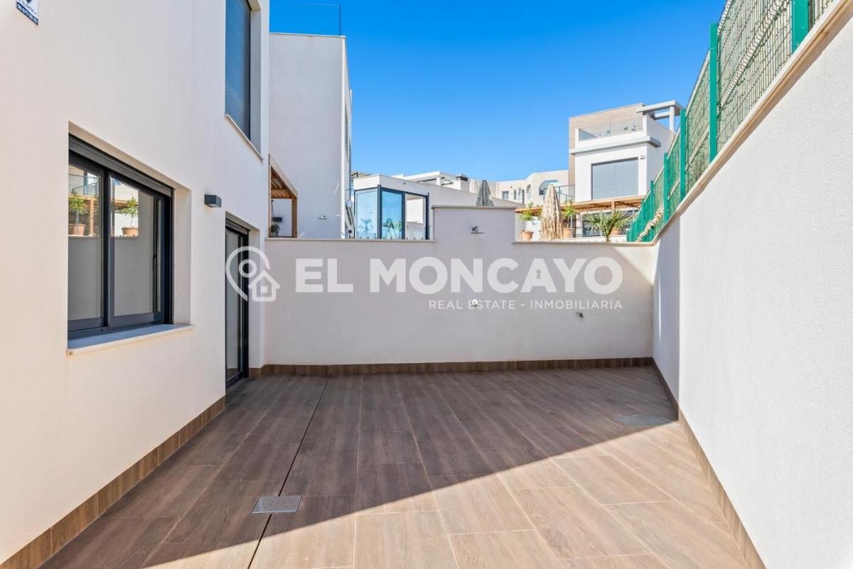 Bungalow in San Miguel de Salinas, Alicante, Spain 3 bedrooms, 92 sq.m. No. 148957