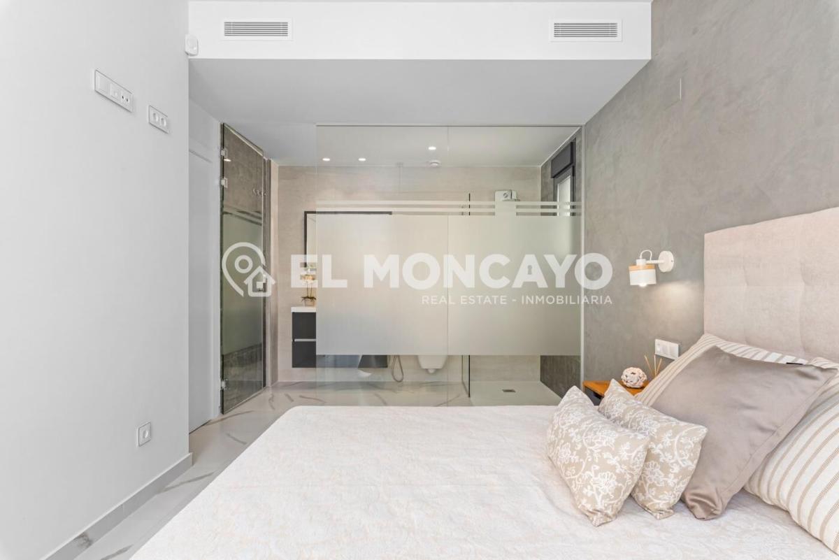 Bungalow in San Miguel de Salinas, Alicante, Spain 3 bedrooms, 92 sq.m. No. 148957
