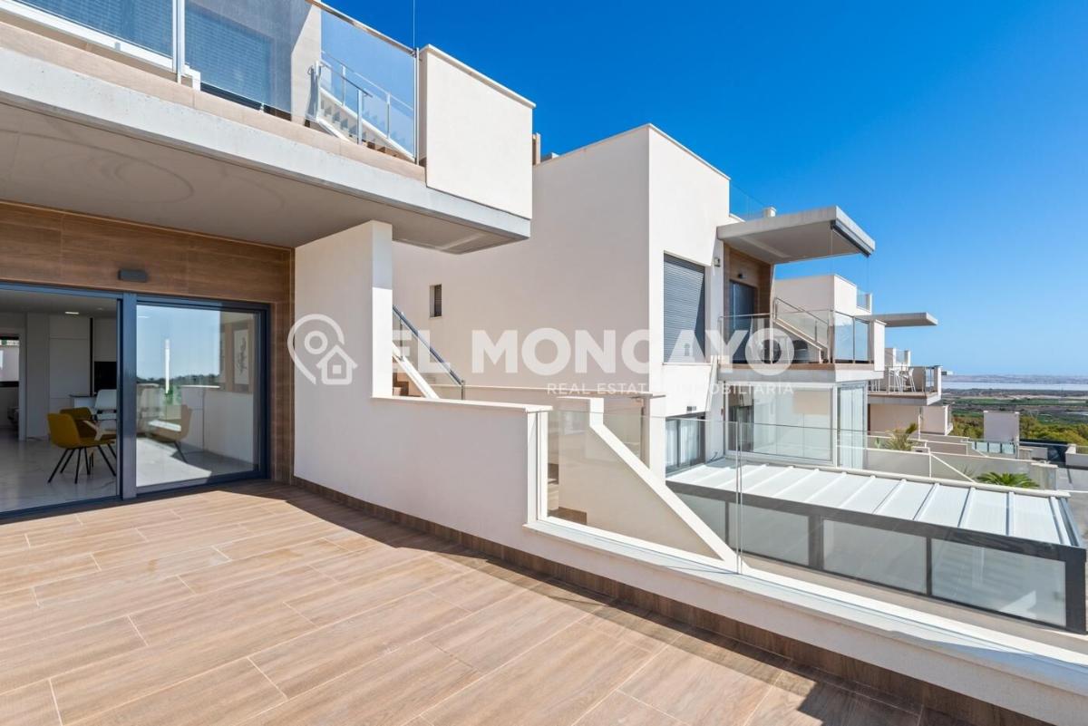 Bungalow in San Miguel de Salinas, Alicante, Spain 3 bedrooms, 92 sq.m. No. 148957