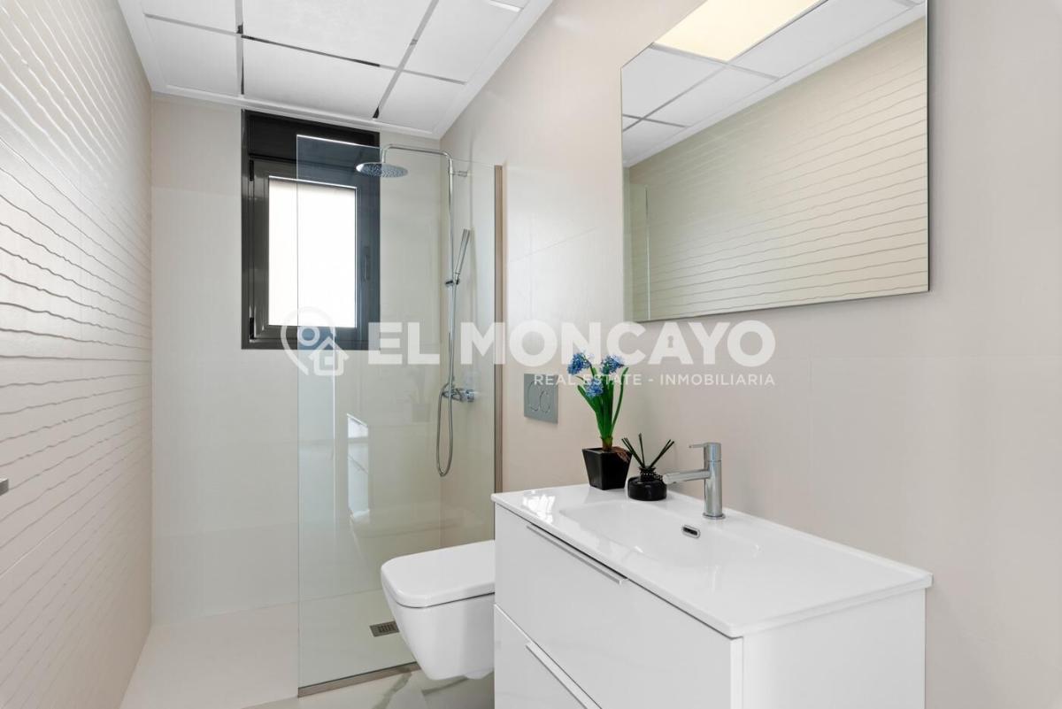 Bungalow in San Miguel de Salinas, Alicante, Spain 3 bedrooms, 92 sq.m. No. 148957