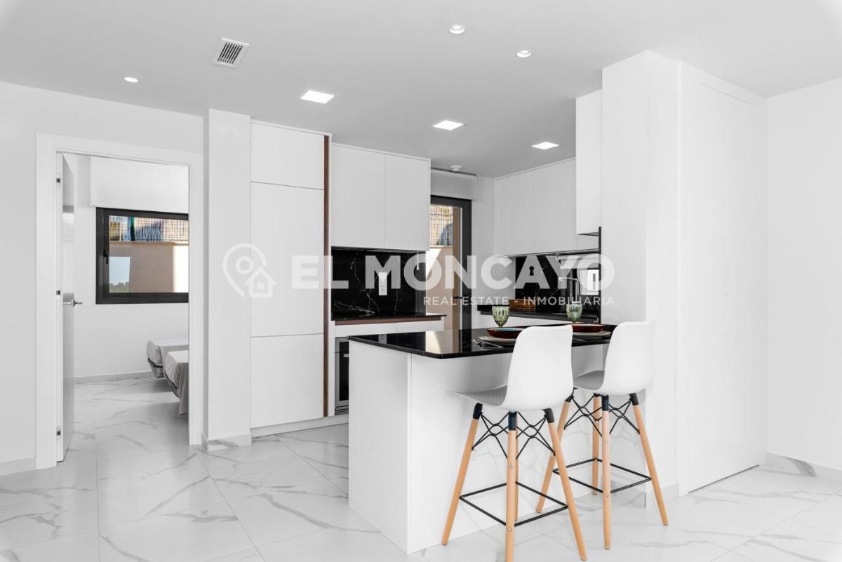 Bungalow in San Miguel de Salinas, Alicante, Spain 3 bedrooms, 92 sq.m. No. 148957