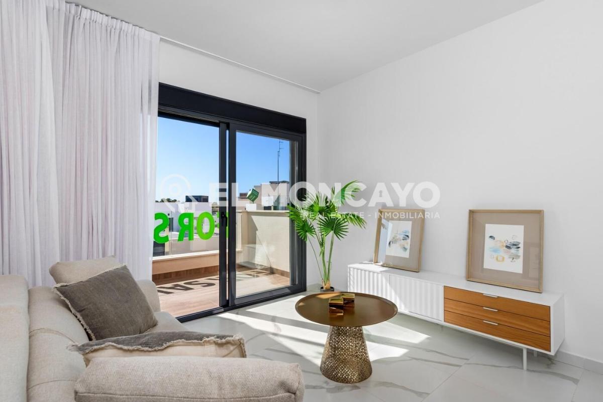 Bungalow in San Miguel de Salinas, Alicante, Spain 3 bedrooms, 92 sq.m. No. 148957