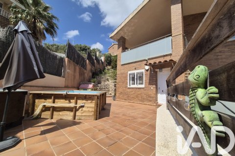 Casa a Cubelles, Barcelona, Spagna 4 camere da letto, 285 mq. N° 172207