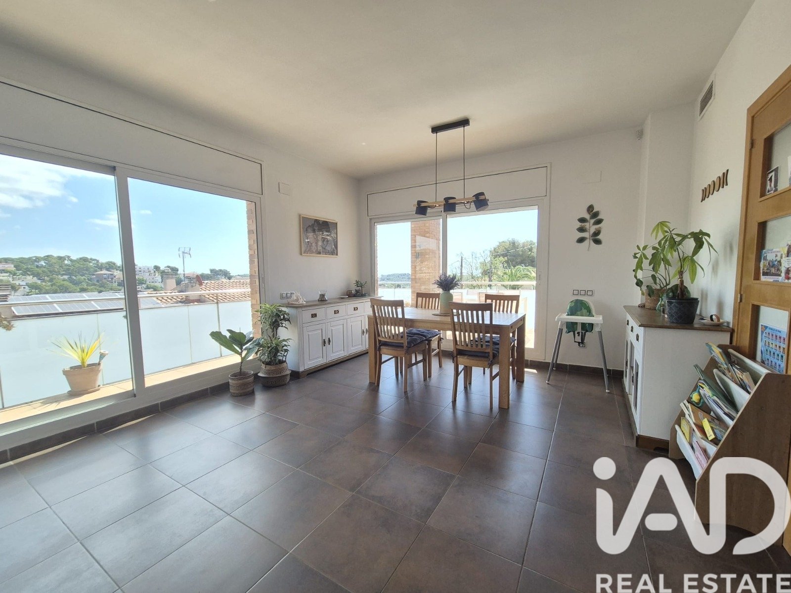 Hus i Cubelles, Barcelona, Spanien 4 sovrum, 285 kvm. Nr. 172207