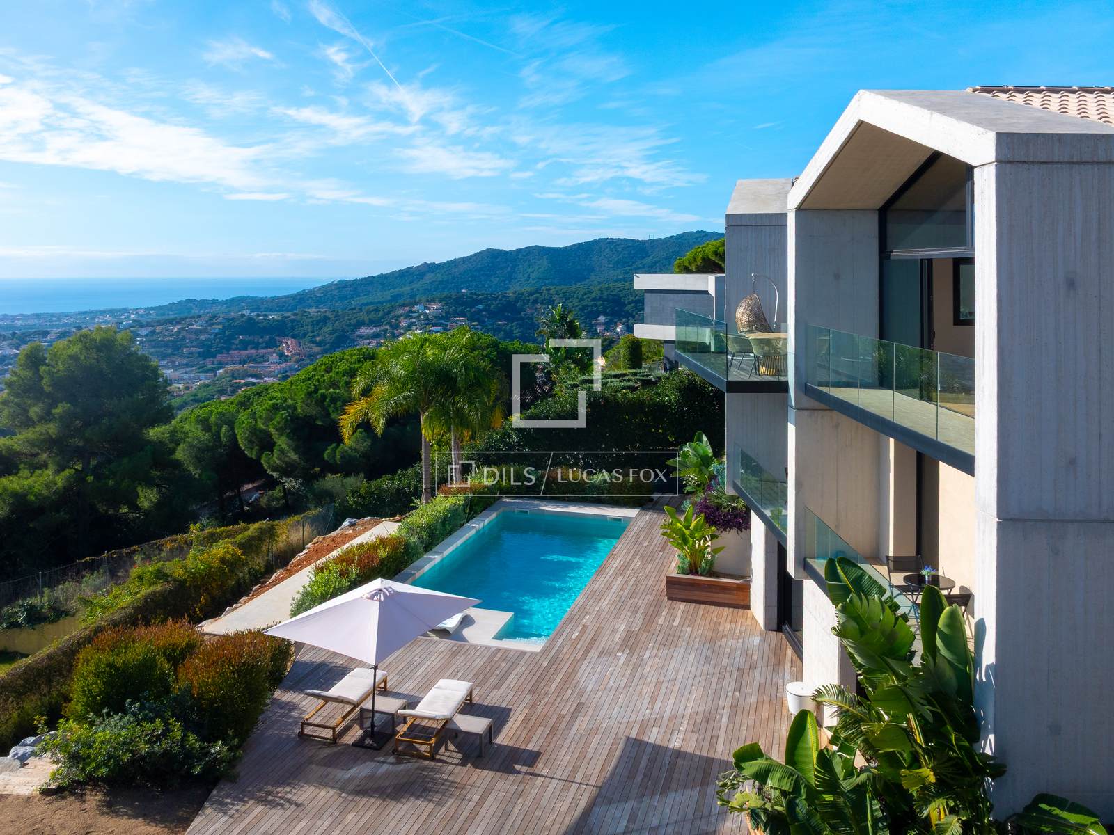 Villa in Cabrils, Barcelona, Spain 5 bedrooms, 712 sq.m. No. 161449