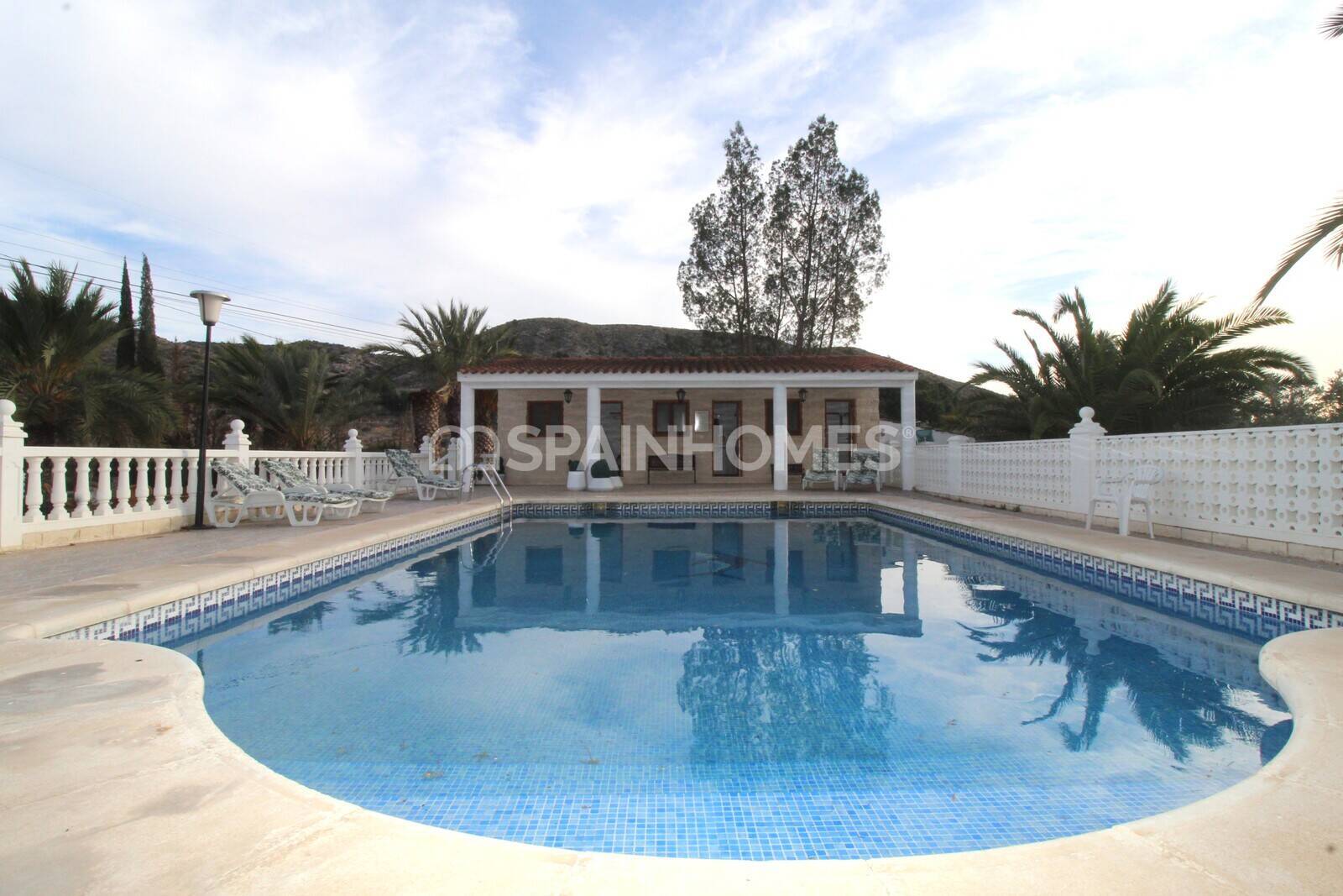 Huvila Elda, Alicante, Espanja 13 makuuhuonetta, 1806 m2 No. 193713