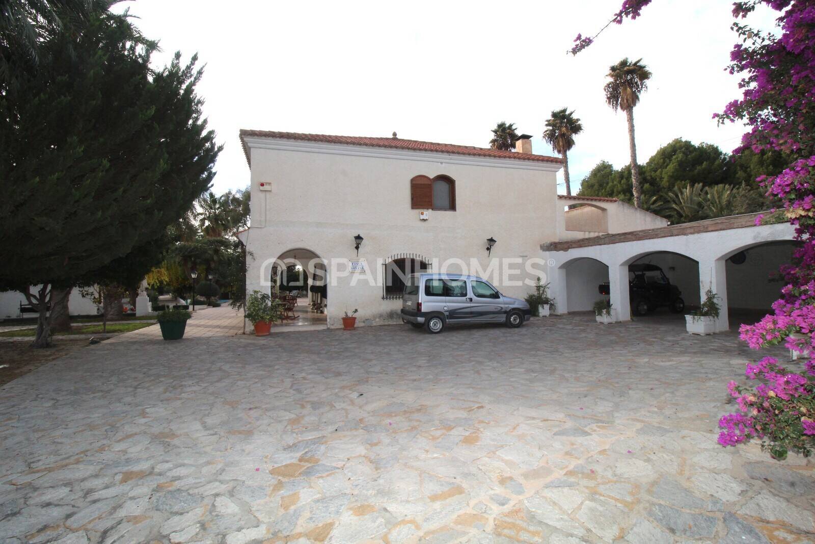 Huvila Elda, Alicante, Espanja 13 makuuhuonetta, 1806 m2 No. 193713