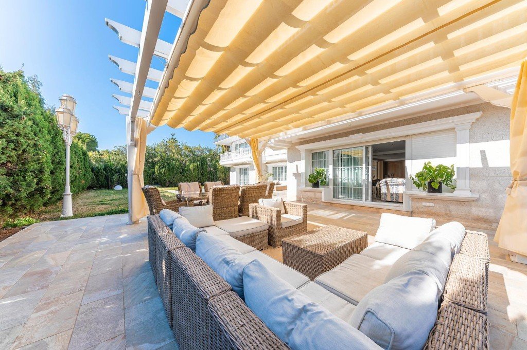 Villa in Alicante, Spanien 7 Schlafzimmer, 1126 m2 Nr. 145329