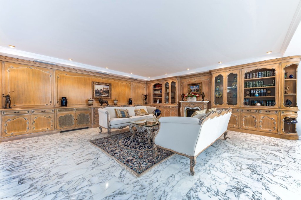 Villa in Alicante, Spanien 7 Schlafzimmer, 1126 m2 Nr. 145329