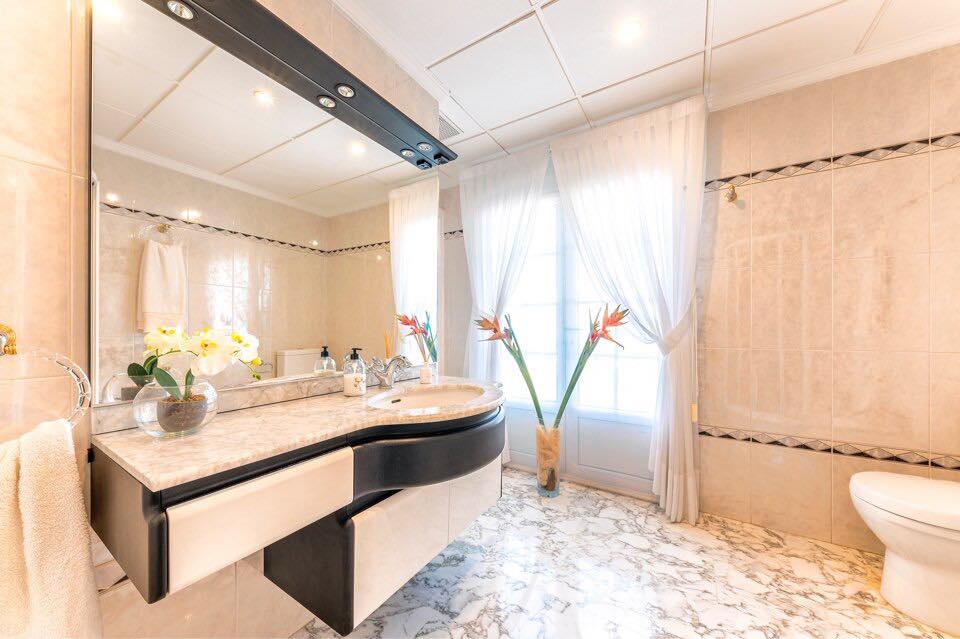 Villa in Alicante, Spanien 7 Schlafzimmer, 1126 m2 Nr. 145329