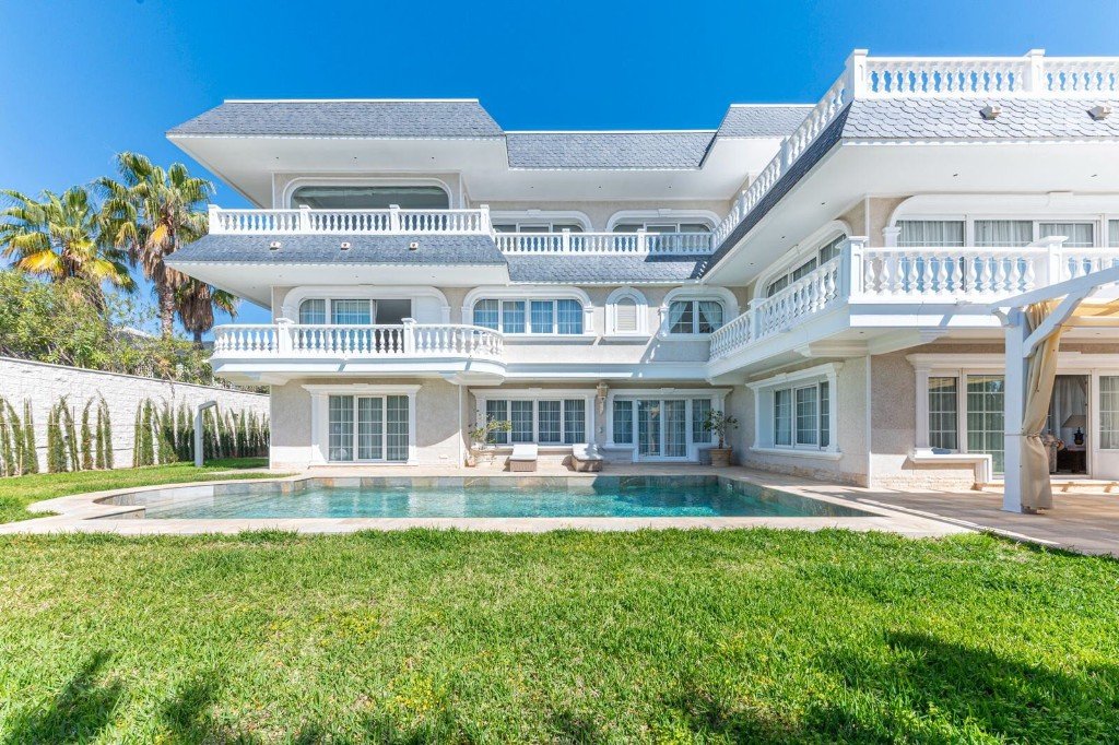 Villa in Alicante, Spanien 7 Schlafzimmer, 1126 m2 Nr. 145329