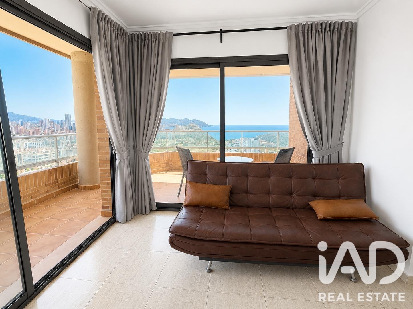 Apartamento en Villajoyosa, Alicante, España 2 dormitorios, 152 m2 No. 188100