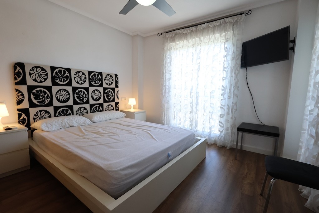 Lägenhet i Mil Palmeras, Alicante, Spanien 2 sovrum, 98 kvm. Nr. 145394