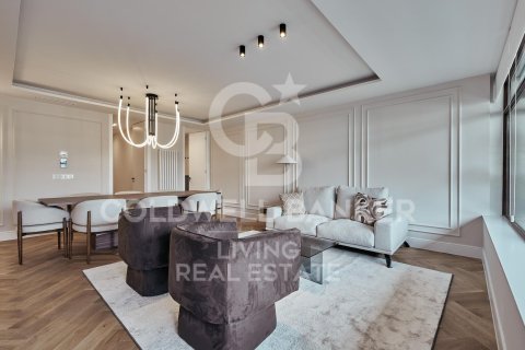 Apartment à Madrid, Espagne 3 chambres, 162 m2 No. 178596
