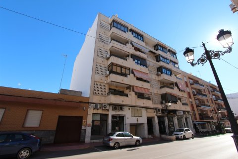 Huoneisto Guardamar del Segura, Alicante, Espanja 4 makuuhuonetta, 139 m2 No. 183923