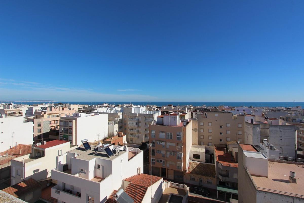 Apartment in Guardamar del Segura, Alicante, Spain 4 bedrooms, 139 sq.m. No. 183923
