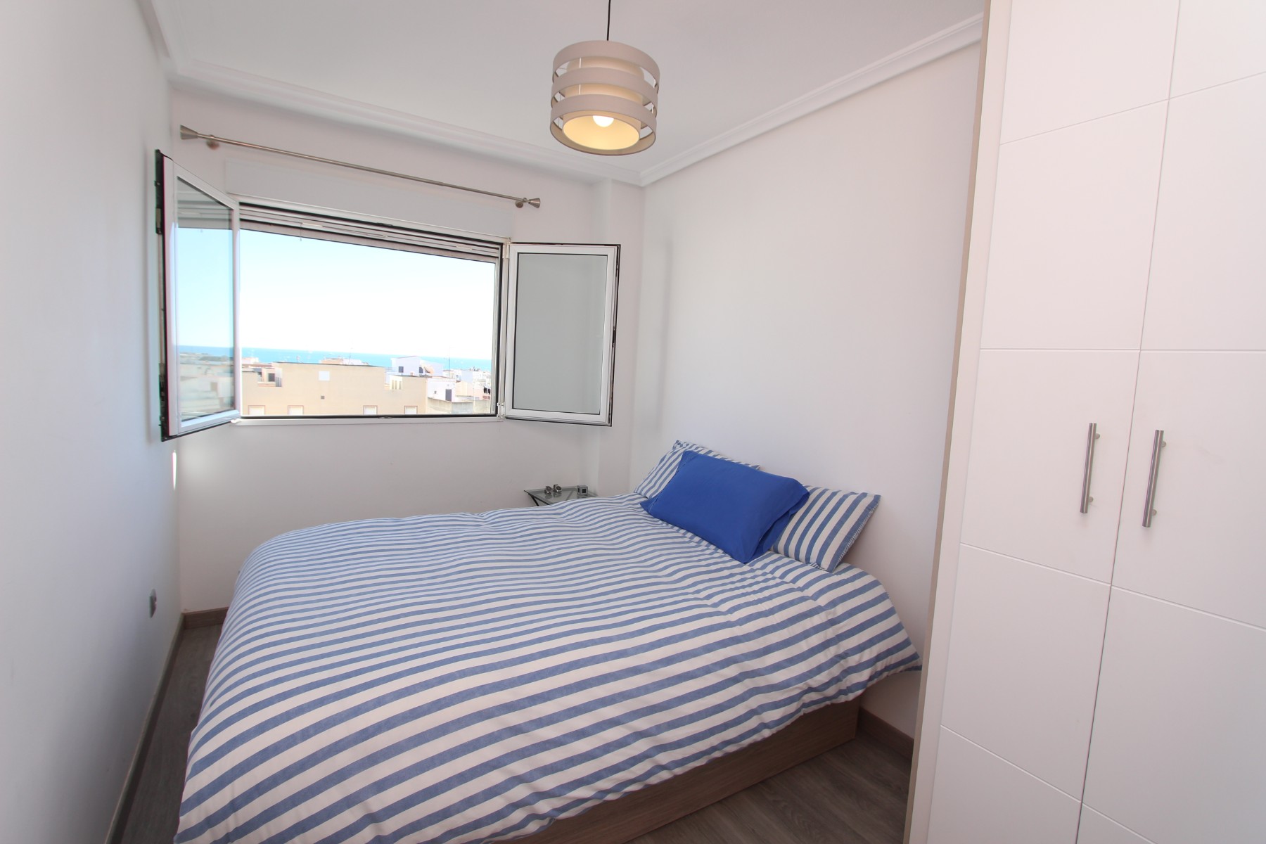 Apartment in Guardamar del Segura, Alicante, Spain 4 bedrooms, 139 sq.m. No. 183923