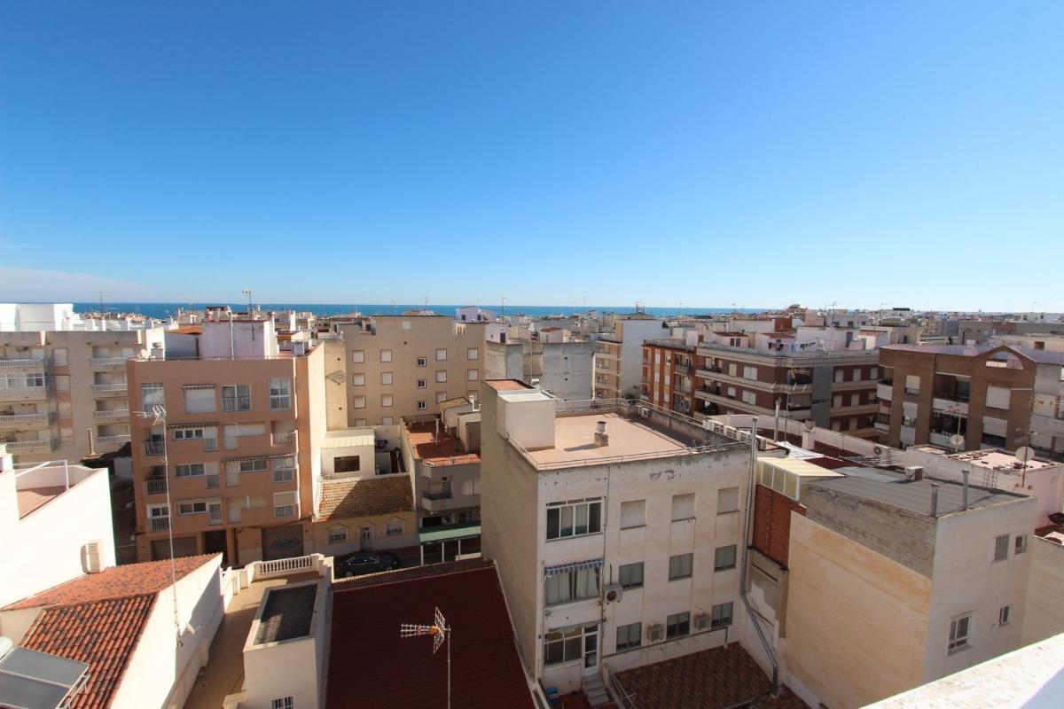 Apartment in Guardamar del Segura, Alicante, Spain 4 bedrooms, 139 sq.m. No. 183923
