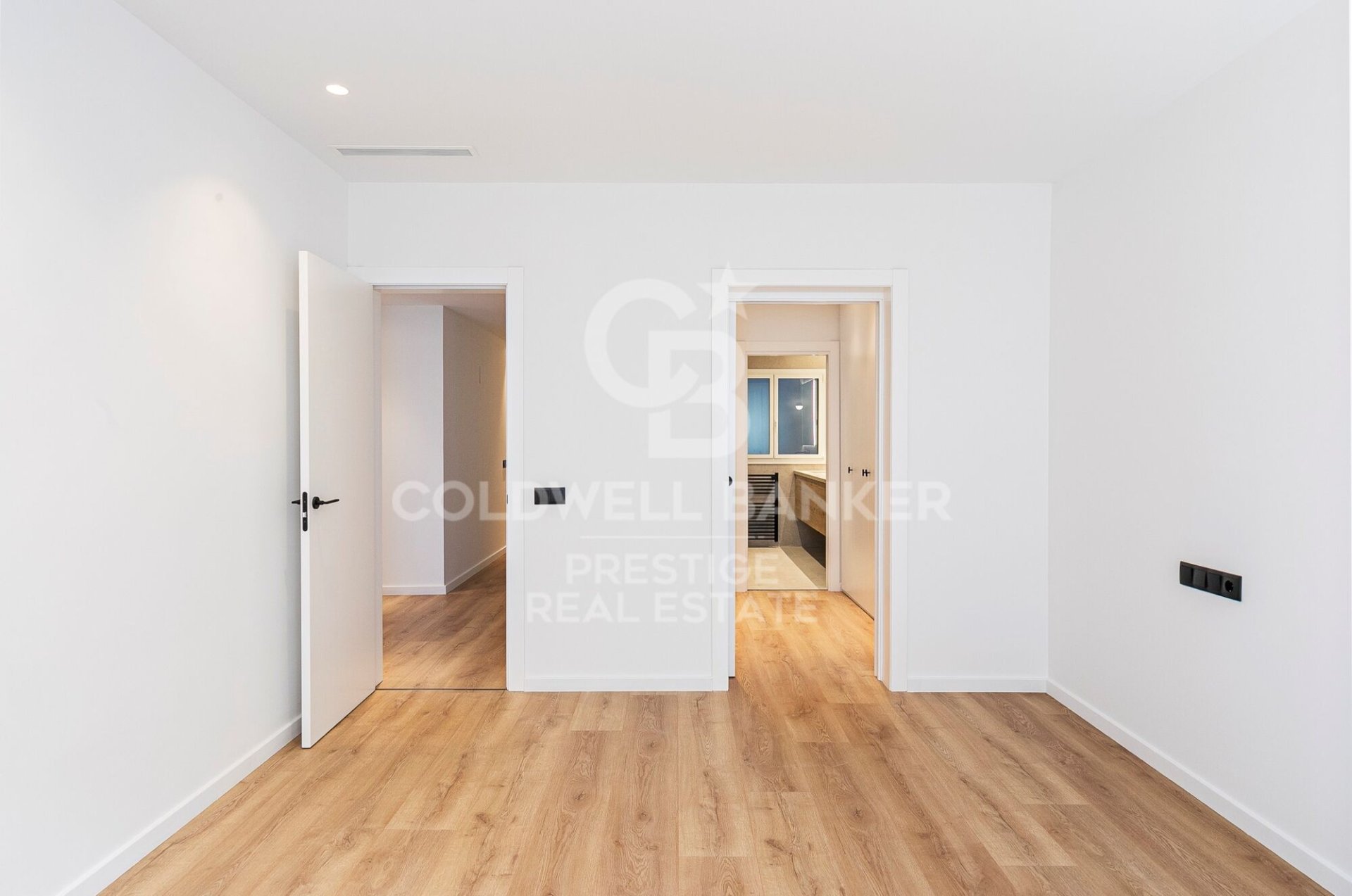 Apartment in Barcelona, Spain 4 bedrooms, 150 sq.m. No. 160002