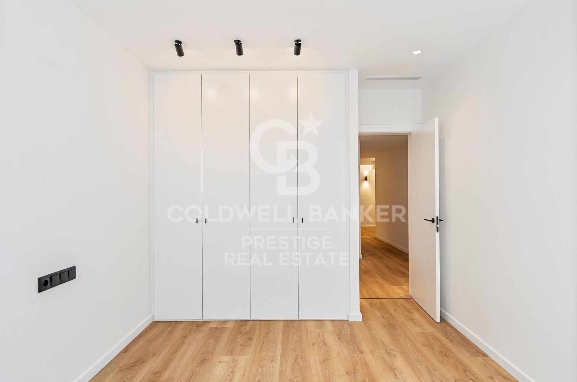 Apartment in Barcelona, Spain 4 bedrooms, 150 sq.m. No. 160002