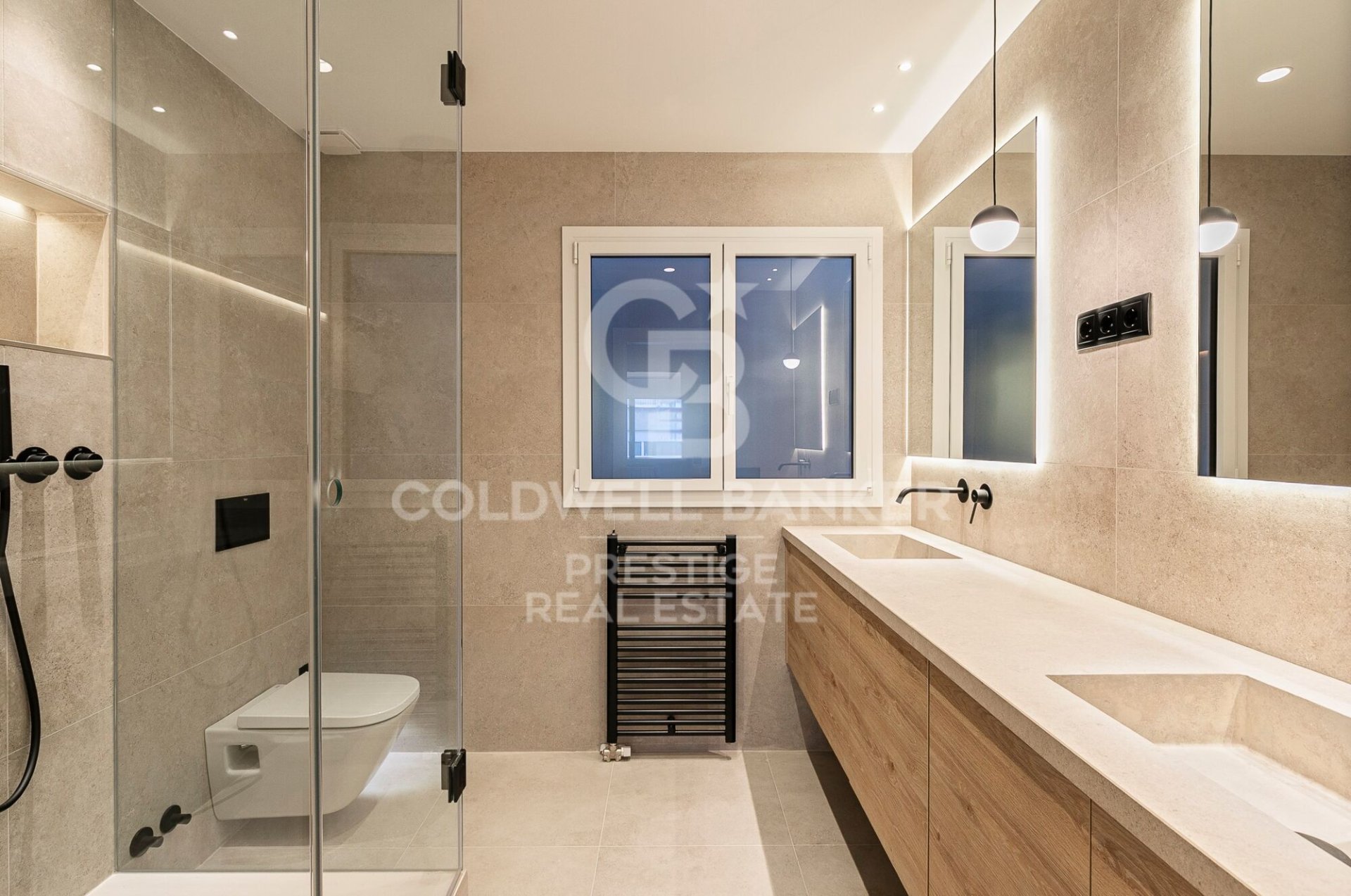 Apartment in Barcelona, Spain 4 bedrooms, 150 sq.m. No. 160002
