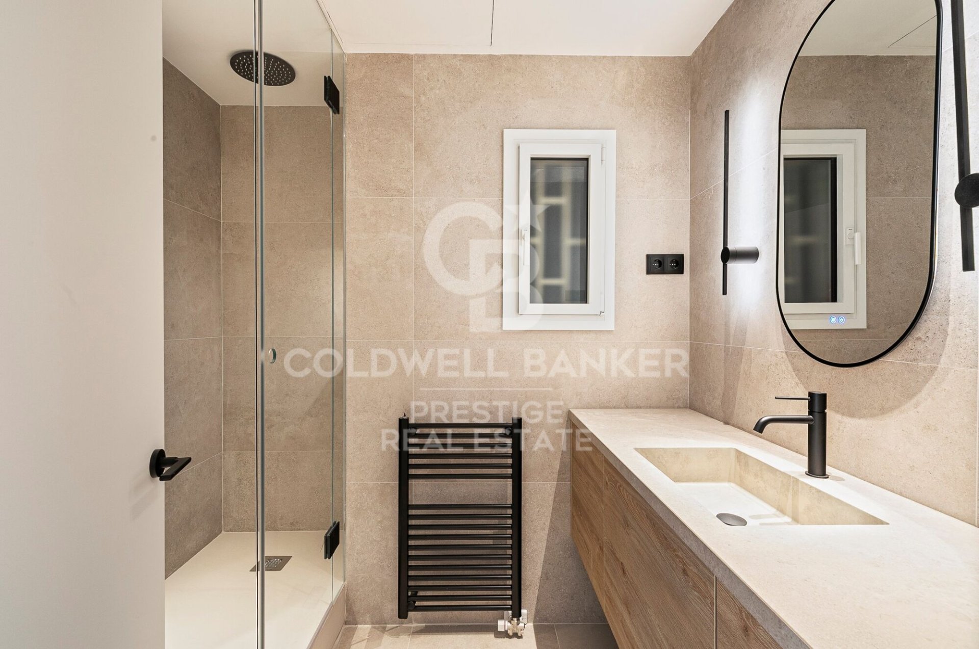 Apartment in Barcelona, Spain 4 bedrooms, 150 sq.m. No. 160002
