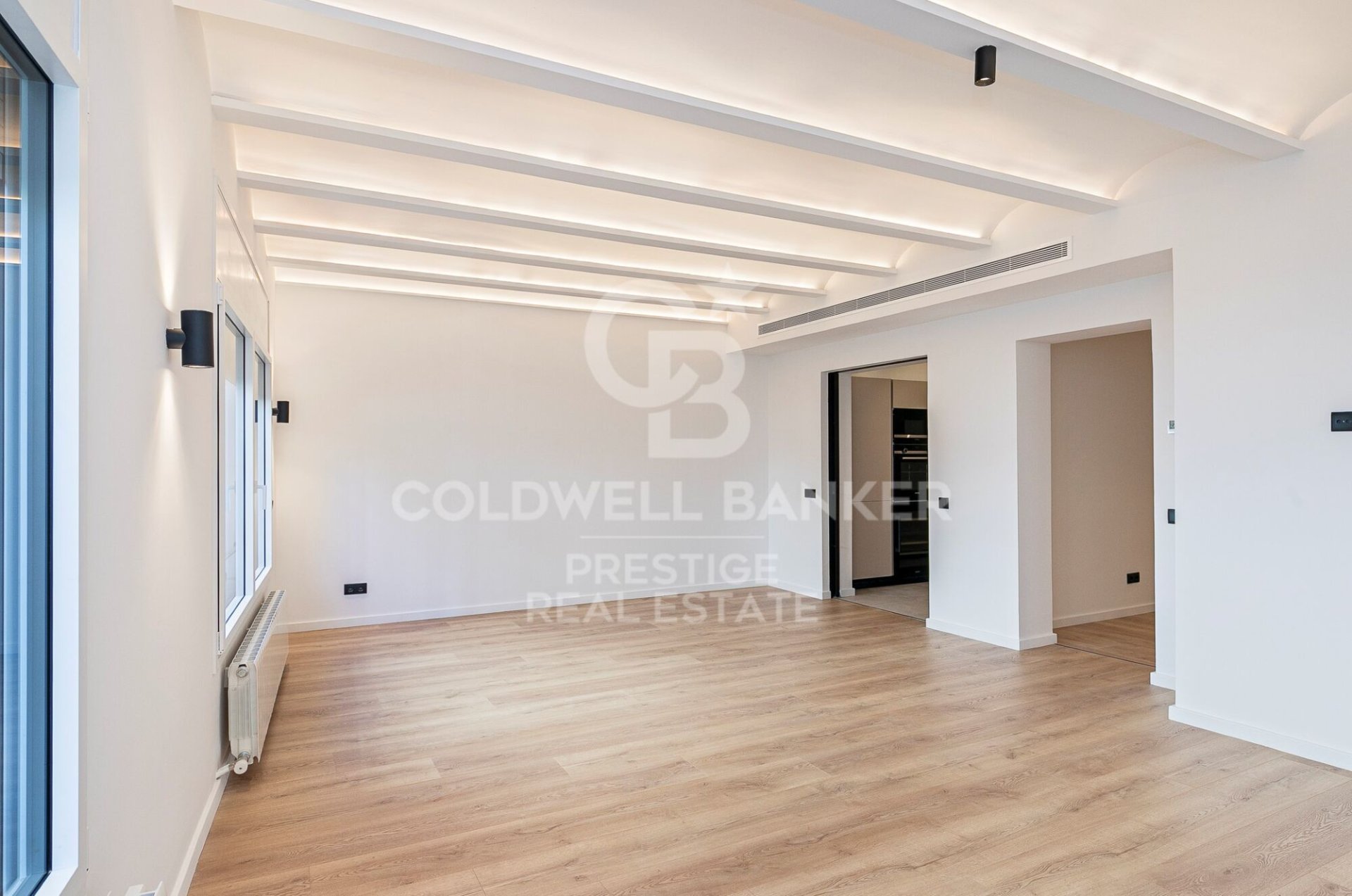 Apartment in Barcelona, Spain 4 bedrooms, 150 sq.m. No. 160002