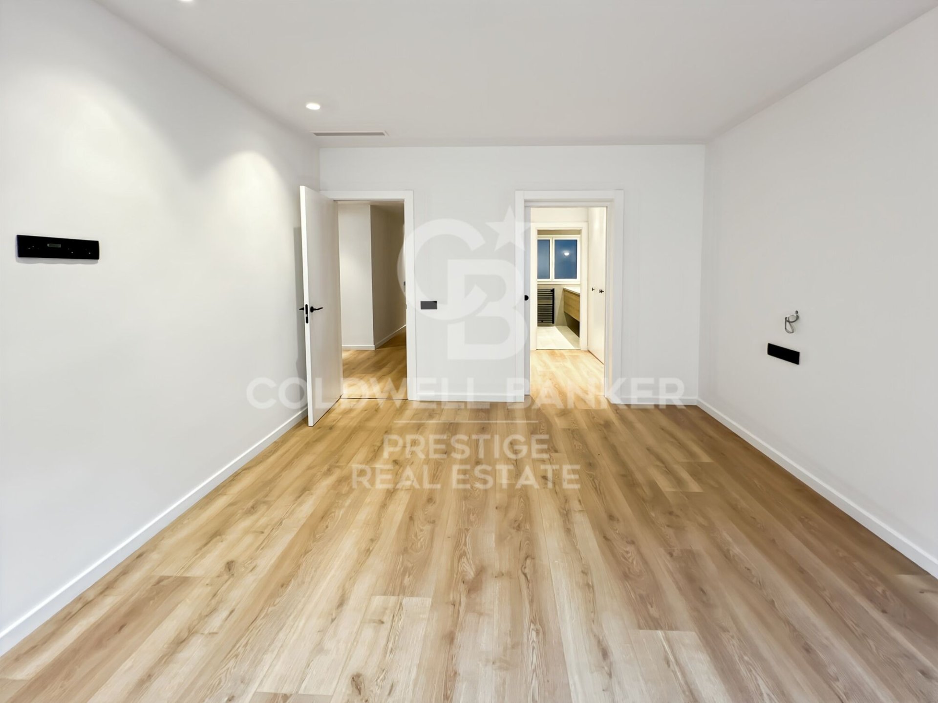 Apartment in Barcelona, Spain 4 bedrooms, 150 sq.m. No. 160002