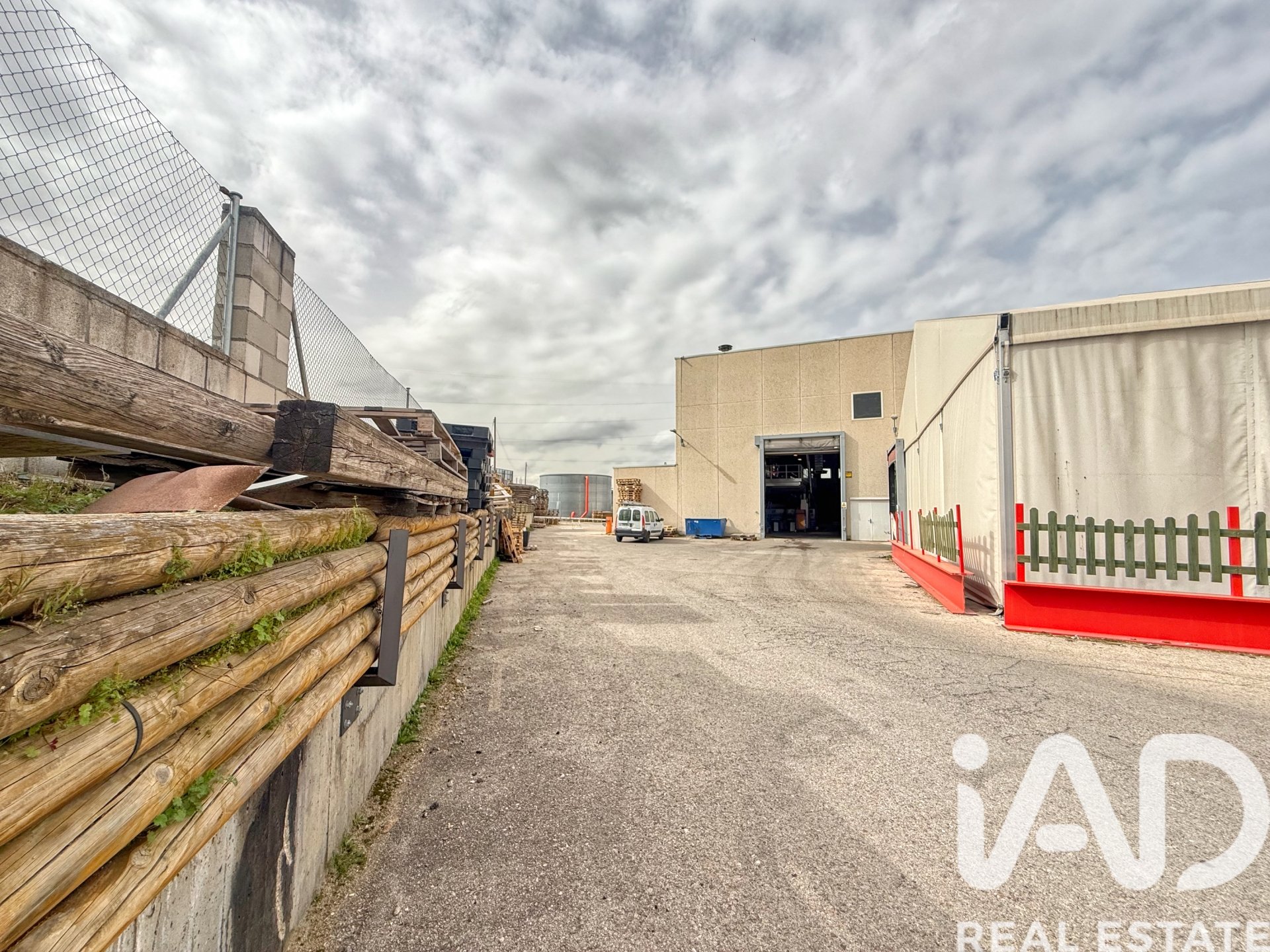 Propiedad comercial en Villaviciosa de Odón, Madrid, España 8148 m2 No. 188411