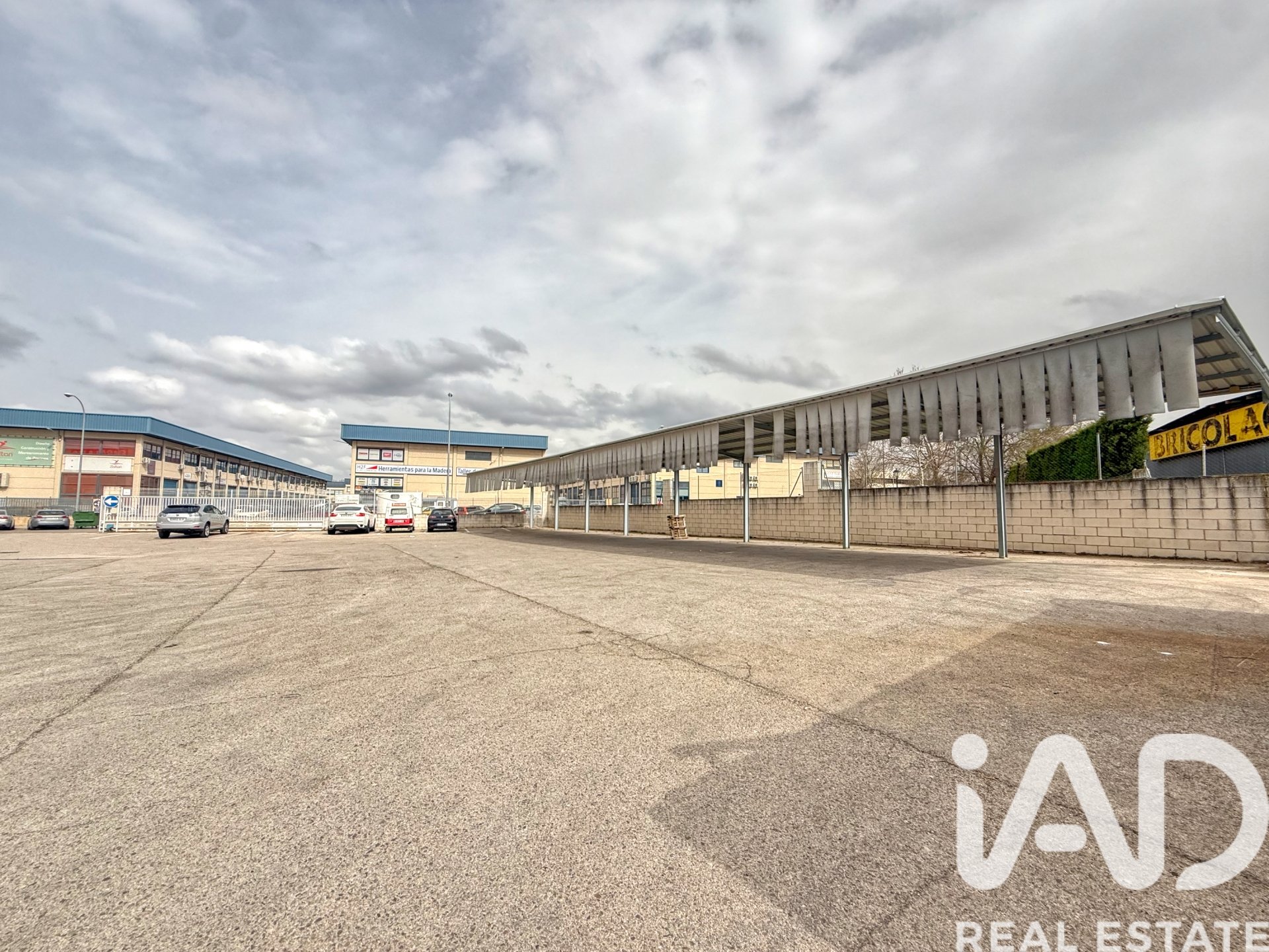 Propiedad comercial en Villaviciosa de Odón, Madrid, España 8148 m2 No. 188411