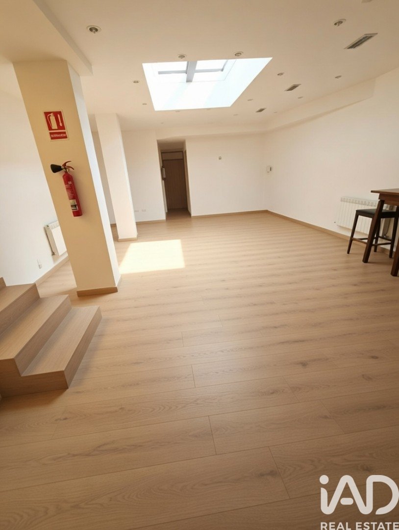 Propiedad comercial en León, España 2 dormitorios, 136 m2 No. 188406