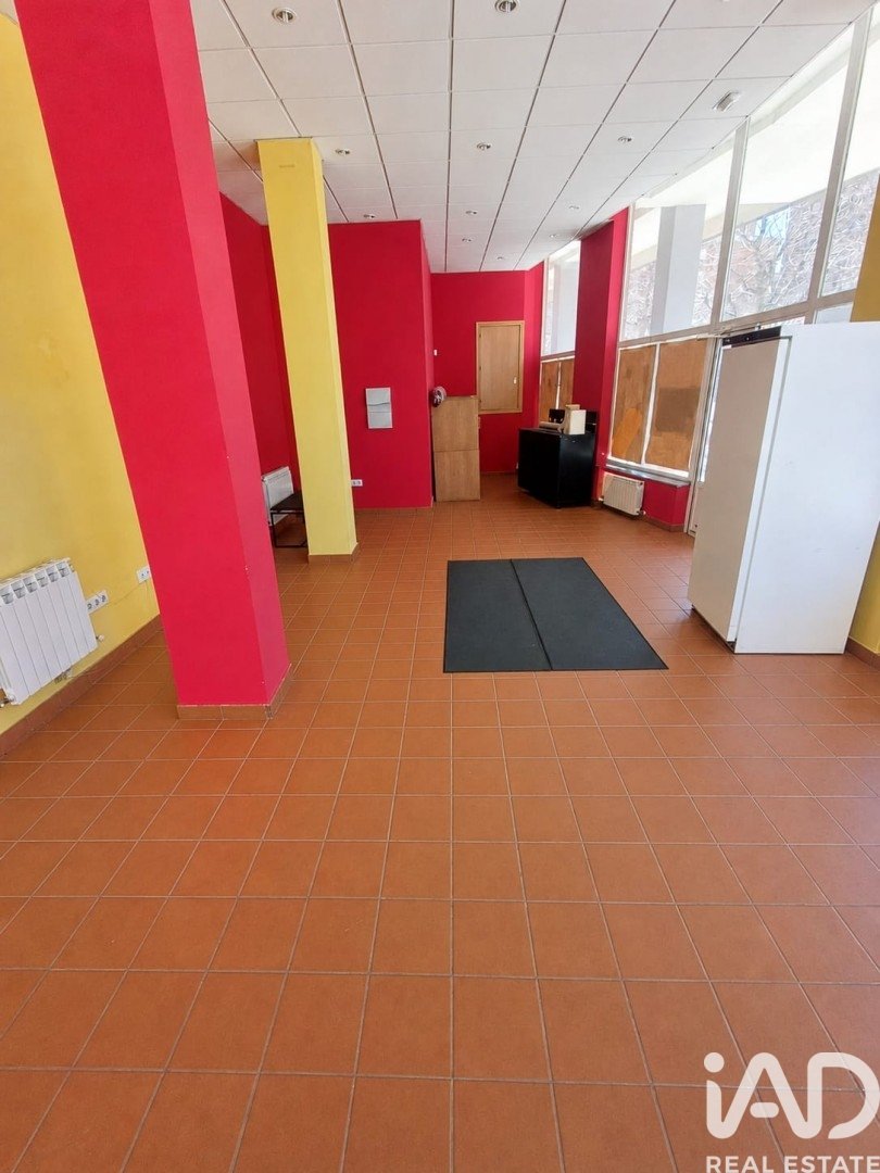 Propiedad comercial en León, España 2 dormitorios, 136 m2 No. 188406