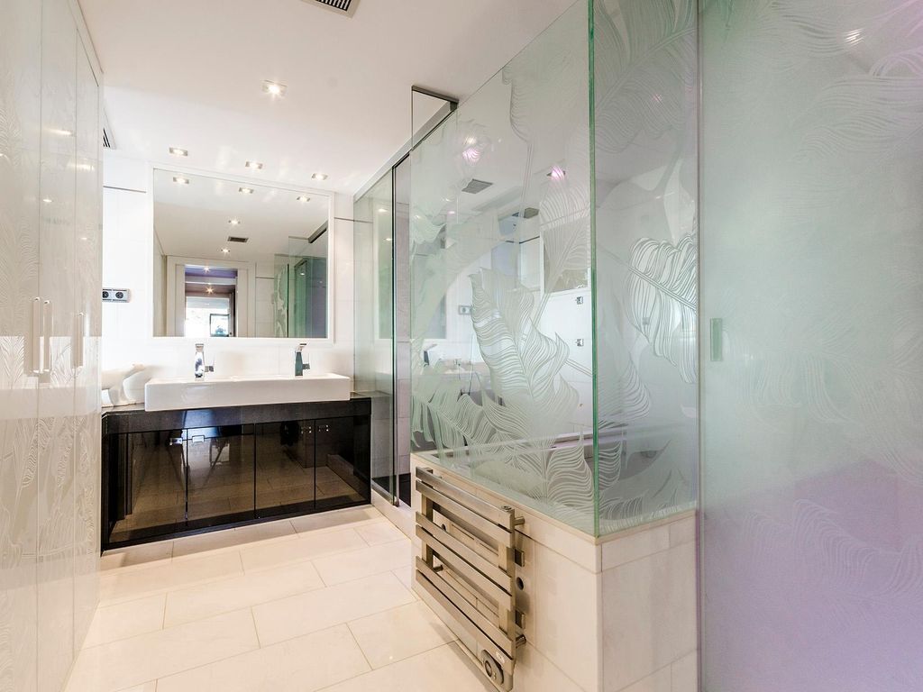 Huoneisto Barcelona, Espanja 2 makuuhuonetta, 134 m2 No. 22072