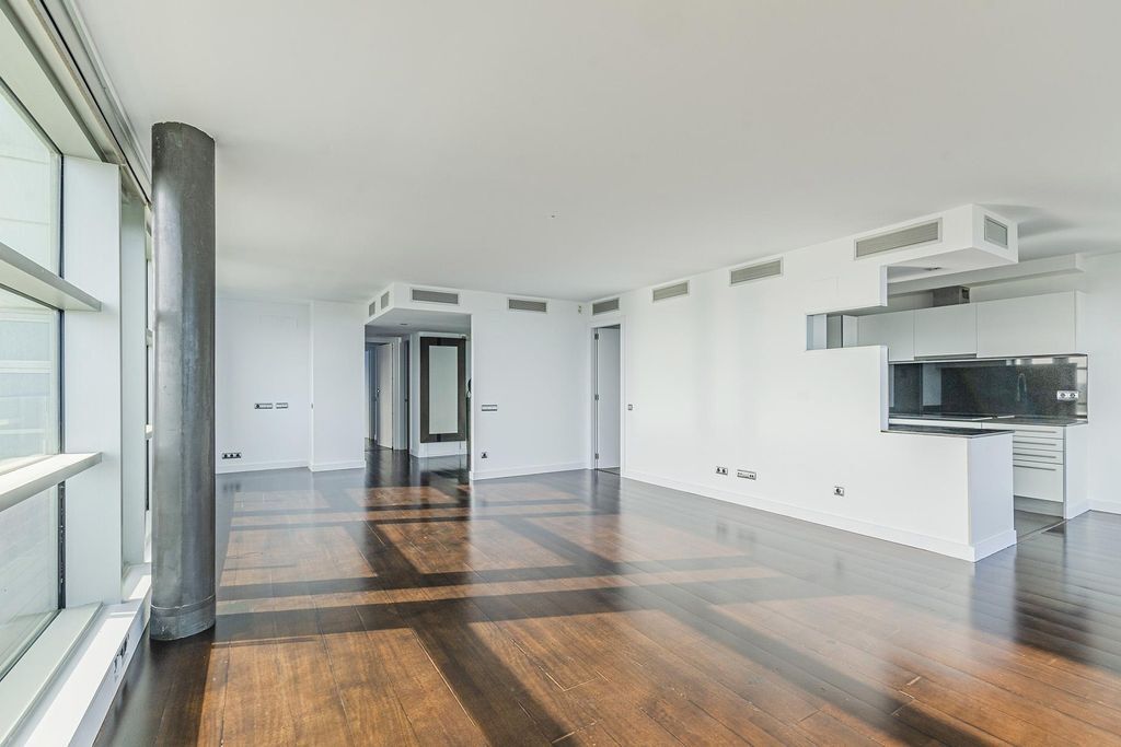 Huoneisto Barcelona, Espanja 2 makuuhuonetta, 134 m2 No. 22072