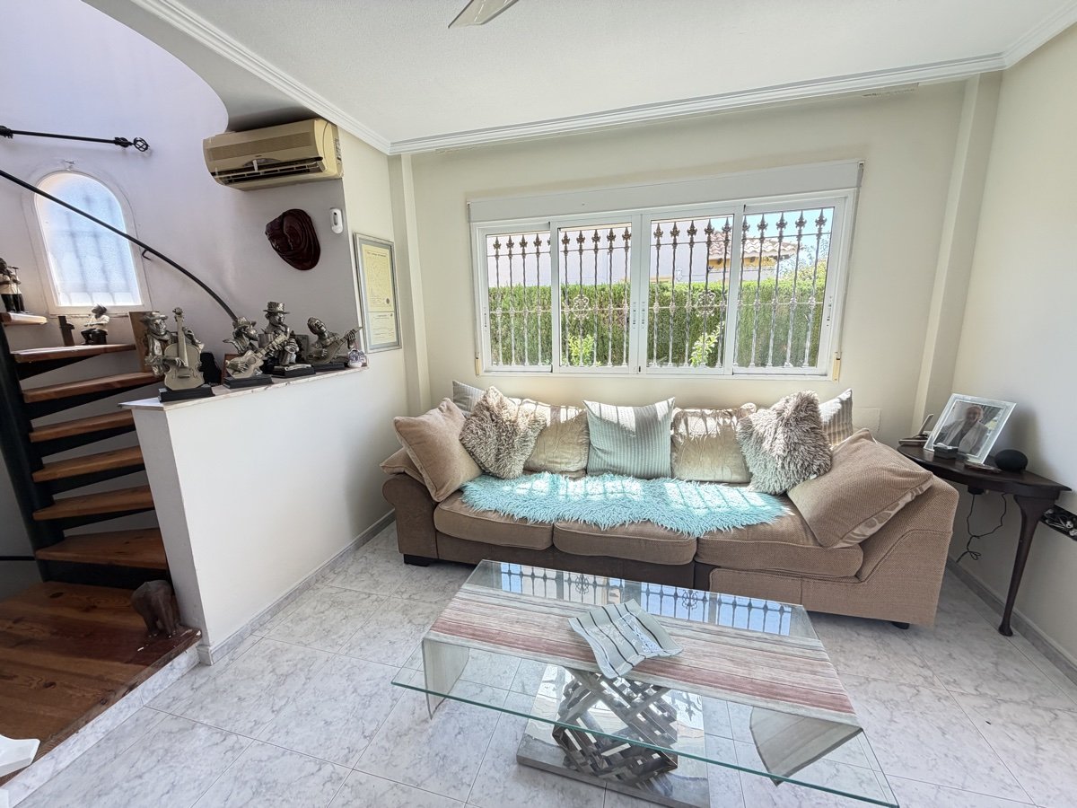 Huvila Villamartin, Alicante, Espanja 4 makuuhuonetta, 109 m2 No. 189829